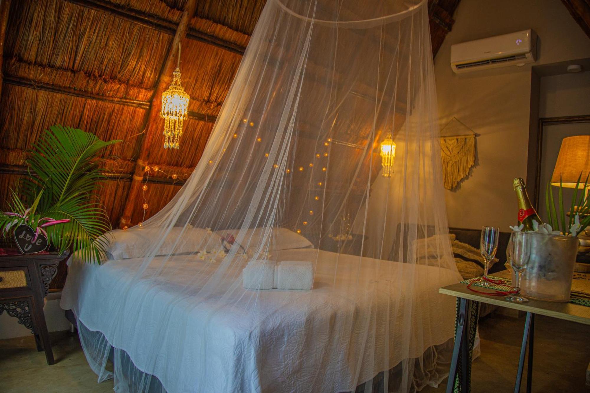 Namaste Beach Club & Hotel Playa de Punta Arena Esterno foto